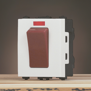 مفتاح سخان ثنائي 20 امبير زر احمر كون نايس - الورداني للإضاءة الحديثة