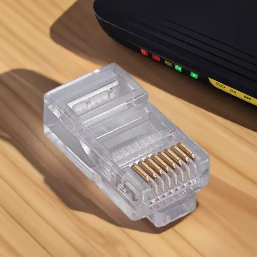 فيشة الشبكة RJ45 شفافة بلسان قفل وأطراف ذهبية