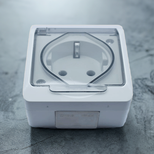 بريزه خارج بغطاء شفاف - الورداني للإضاءة الحديثة